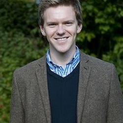 Dr Geoffrey  Maguire
